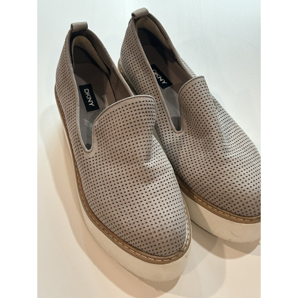 DKNY Bari Perforated Suede Platform Loafers Taupe Size 8M Slip On Shoes